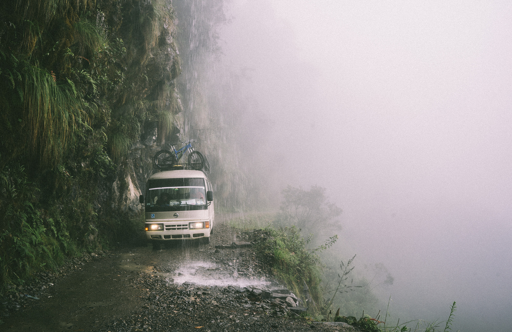 Over Death Road in Bolivia De gevaarlijkste weg ter wereld